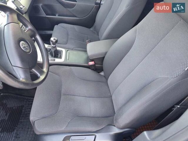 Синий Фольксваген Пассат, объемом двигателя 1.4 л и пробегом 240 тыс. км за 6000 $, фото 22 на Automoto.ua