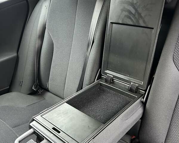 Синій Фольксваген Пассат, об'ємом двигуна 1.4 л та пробігом 248 тис. км за 6950 $, фото 15 на Automoto.ua