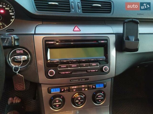 Синий Фольксваген Пассат, объемом двигателя 1.4 л и пробегом 263 тыс. км за 5600 $, фото 4 на Automoto.ua