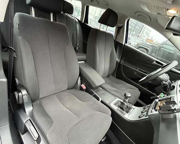 Синій Фольксваген Пассат, об'ємом двигуна 1.4 л та пробігом 248 тис. км за 6950 $, фото 29 на Automoto.ua