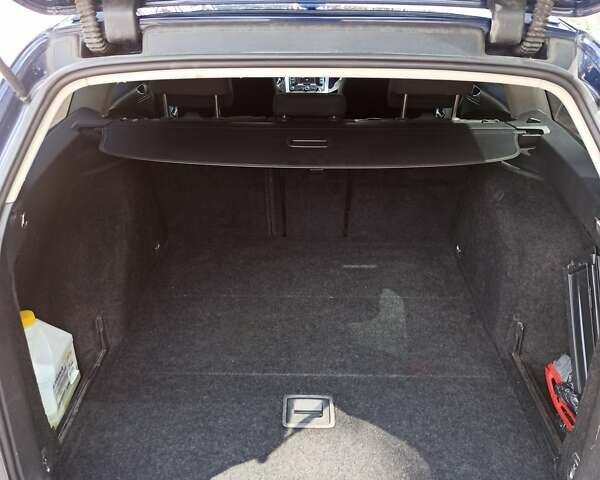 Синий Фольксваген Пассат, объемом двигателя 2 л и пробегом 339 тыс. км за 6600 $, фото 5 на Automoto.ua