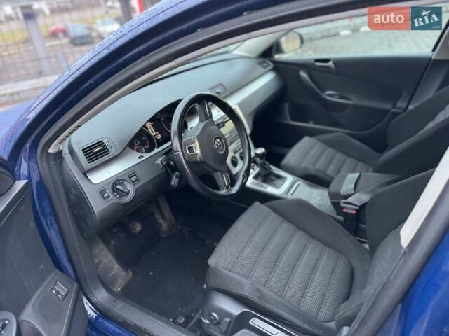 Синий Фольксваген Пассат, объемом двигателя 1.97 л и пробегом 307 тыс. км за 4900 $, фото 4 на Automoto.ua
