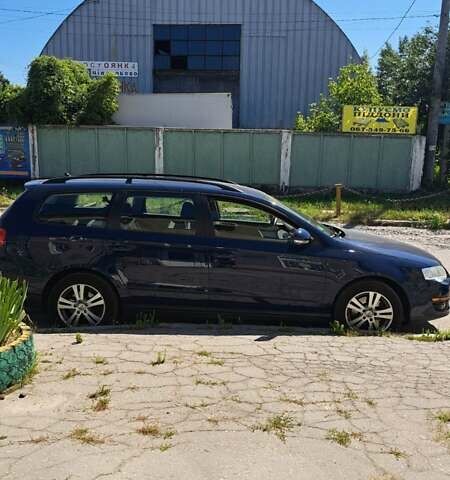 Синий Фольксваген Пассат, объемом двигателя 1.39 л и пробегом 187 тыс. км за 7500 $, фото 7 на Automoto.ua