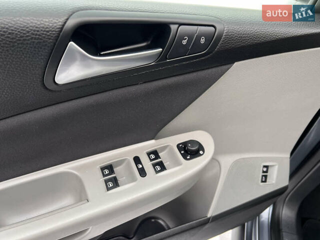 Синій Фольксваген Пассат, об'ємом двигуна 1.4 л та пробігом 219 тис. км за 6700 $, фото 18 на Automoto.ua