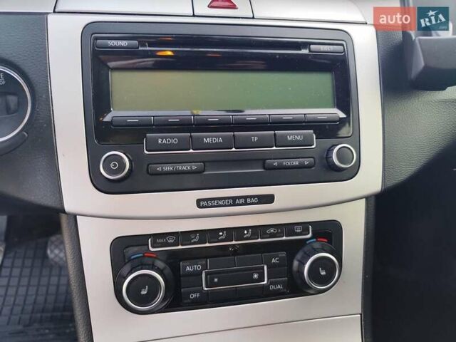 Синий Фольксваген Пассат, объемом двигателя 1.4 л и пробегом 240 тыс. км за 6000 $, фото 40 на Automoto.ua