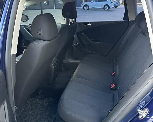 Синій Фольксваген Пассат, об'ємом двигуна 1.6 л та пробігом 271 тис. км за 7600 $, фото 4 на Automoto.ua