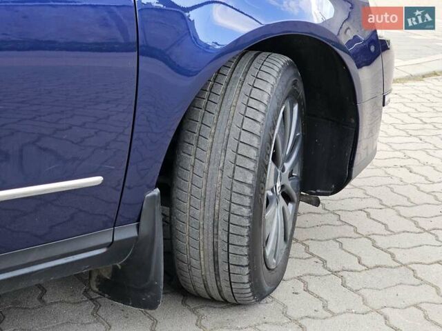 Синій Фольксваген Пассат, об'ємом двигуна 1.97 л та пробігом 320 тис. км за 6999 $, фото 69 на Automoto.ua