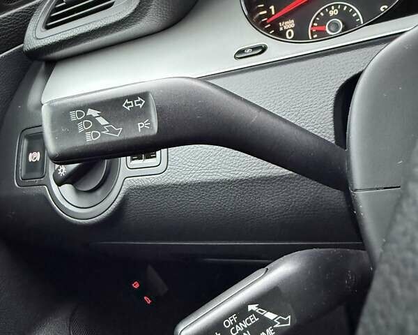 Синий Фольксваген Пассат, объемом двигателя 1.4 л и пробегом 247 тыс. км за 7800 $, фото 19 на Automoto.ua