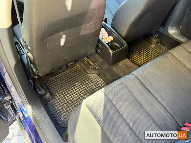 Синий Фольксваген Пассат, объемом двигателя 2 л и пробегом 305 тыс. км за 7300 $, фото 22 на Automoto.ua