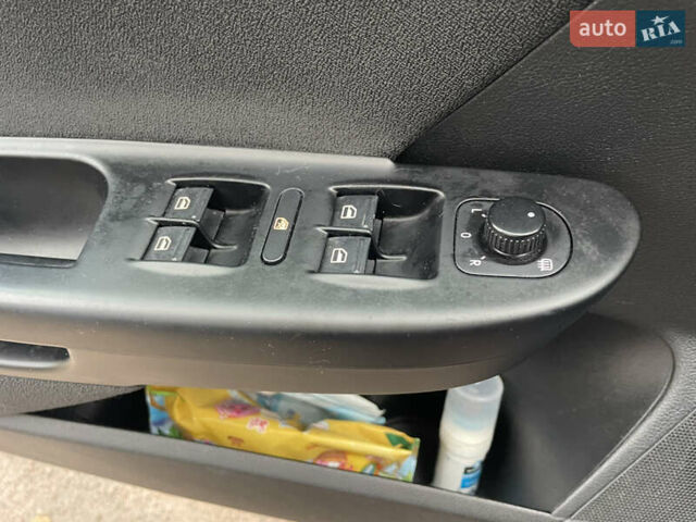 Синій Фольксваген Пассат, об'ємом двигуна 1.4 л та пробігом 224 тис. км за 6550 $, фото 10 на Automoto.ua