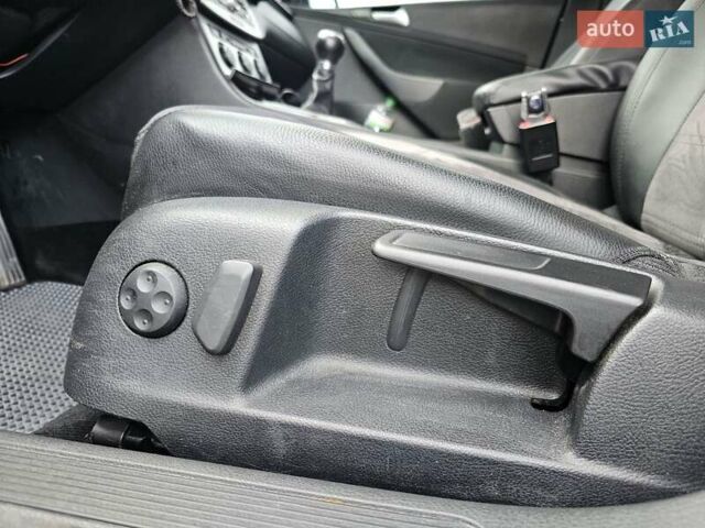 Синій Фольксваген Пассат, об'ємом двигуна 1.97 л та пробігом 320 тис. км за 6999 $, фото 93 на Automoto.ua