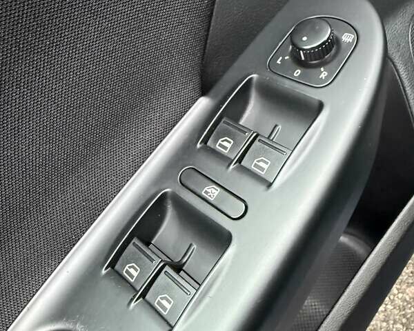 Синий Фольксваген Пассат, объемом двигателя 1.4 л и пробегом 247 тыс. км за 7800 $, фото 17 на Automoto.ua