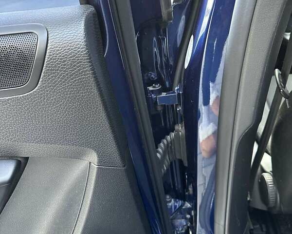 Синій Фольксваген Пассат, об'ємом двигуна 1.6 л та пробігом 271 тис. км за 7600 $, фото 12 на Automoto.ua