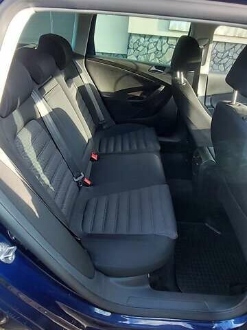 Синий Фольксваген Пассат, объемом двигателя 1.97 л и пробегом 250 тыс. км за 6900 $, фото 10 на Automoto.ua