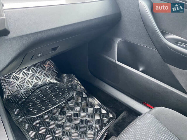 Синий Фольксваген Пассат, объемом двигателя 1.4 л и пробегом 141 тыс. км за 7150 $, фото 28 на Automoto.ua