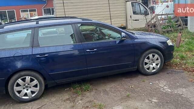 Синий Фольксваген Пассат, объемом двигателя 1.6 л и пробегом 249 тыс. км за 6200 $, фото 3 на Automoto.ua