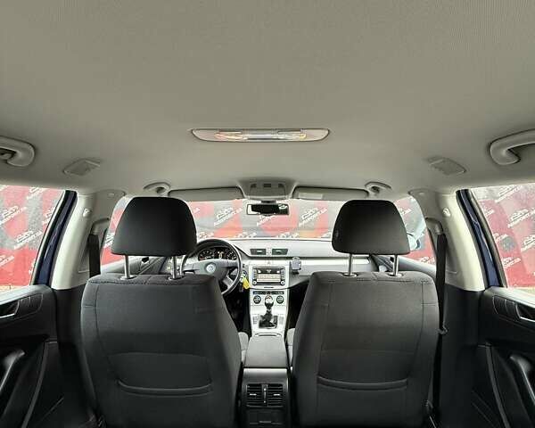 Синий Фольксваген Пассат, объемом двигателя 1.4 л и пробегом 247 тыс. км за 7800 $, фото 23 на Automoto.ua