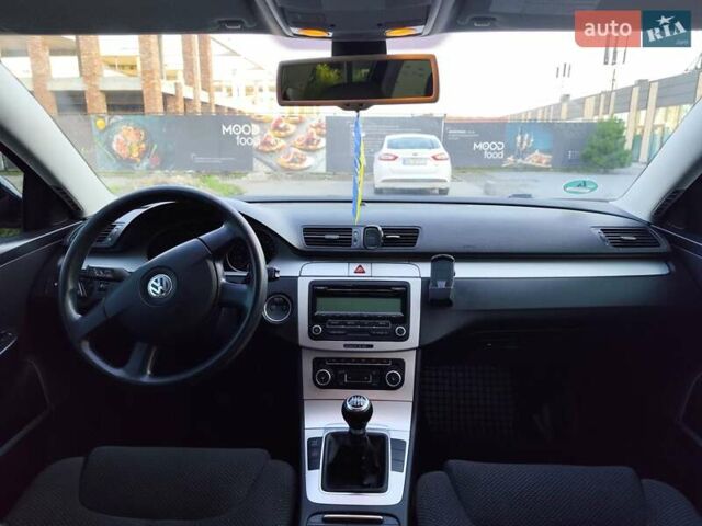 Синий Фольксваген Пассат, объемом двигателя 1.4 л и пробегом 240 тыс. км за 6000 $, фото 21 на Automoto.ua