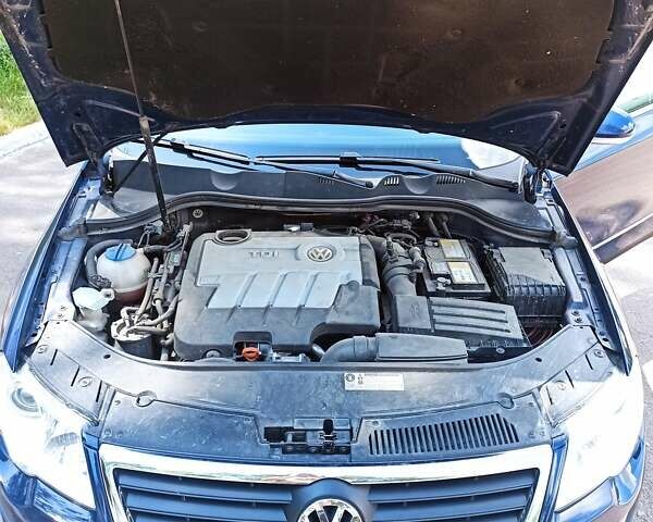 Синий Фольксваген Пассат, объемом двигателя 2 л и пробегом 339 тыс. км за 6600 $, фото 4 на Automoto.ua