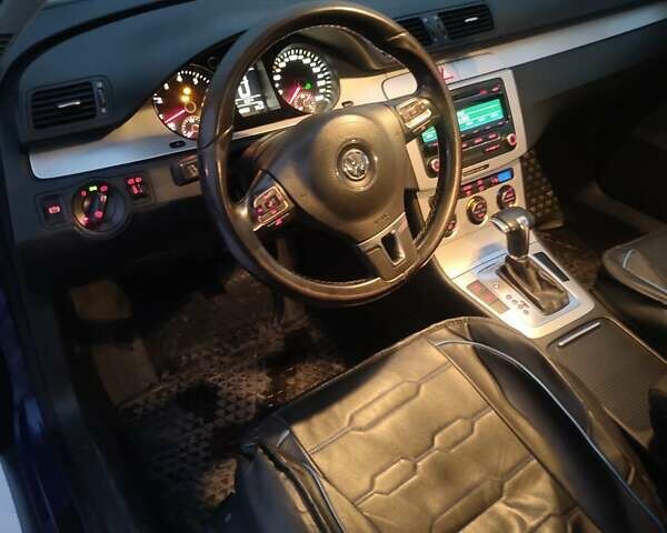 Синий Фольксваген Пассат, объемом двигателя 1.39 л и пробегом 320 тыс. км за 5900 $, фото 5 на Automoto.ua