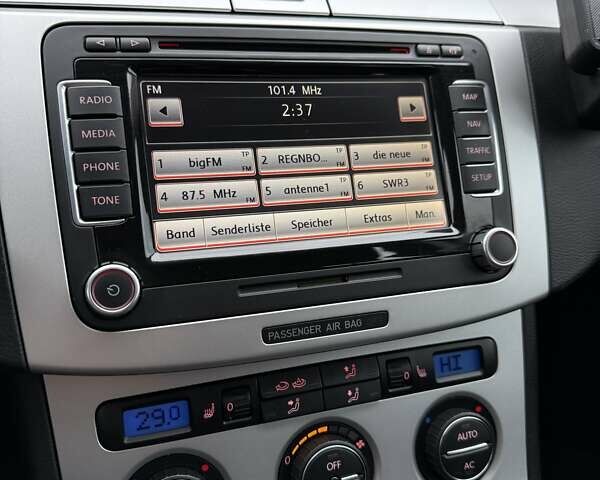 Синий Фольксваген Пассат, объемом двигателя 1.4 л и пробегом 247 тыс. км за 7800 $, фото 13 на Automoto.ua