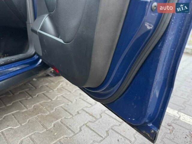 Синий Фольксваген Пассат, объемом двигателя 1.97 л и пробегом 307 тыс. км за 4900 $, фото 10 на Automoto.ua