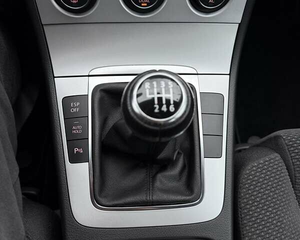 Синий Фольксваген Пассат, объемом двигателя 1.4 л и пробегом 247 тыс. км за 7800 $, фото 14 на Automoto.ua