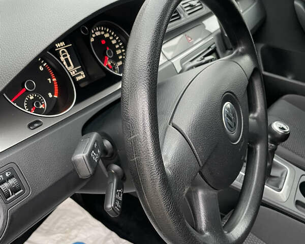 Синій Фольксваген Пассат, об'ємом двигуна 1.4 л та пробігом 248 тис. км за 6350 $, фото 24 на Automoto.ua
