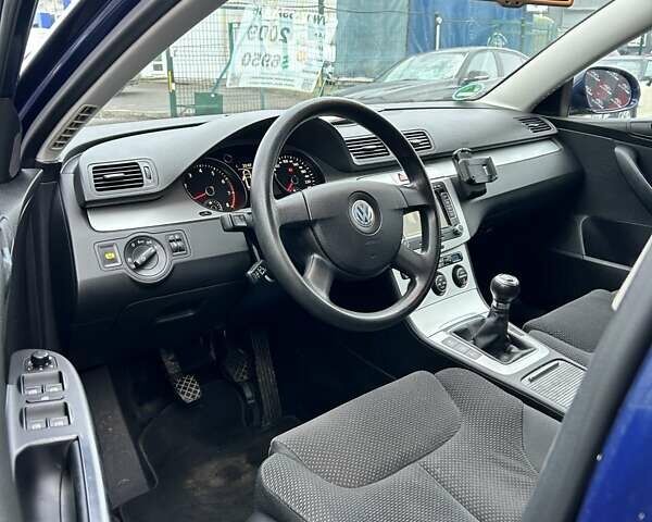 Синій Фольксваген Пассат, об'ємом двигуна 1.4 л та пробігом 248 тис. км за 6950 $, фото 31 на Automoto.ua