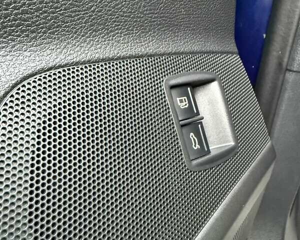 Синий Фольксваген Пассат, объемом двигателя 1.4 л и пробегом 247 тыс. км за 7800 $, фото 16 на Automoto.ua