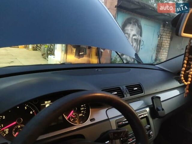 Синий Фольксваген Пассат, объемом двигателя 1.4 л и пробегом 263 тыс. км за 5600 $, фото 14 на Automoto.ua