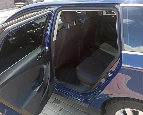 Синий Фольксваген Пассат, объемом двигателя 2 л и пробегом 339 тыс. км за 6600 $, фото 24 на Automoto.ua