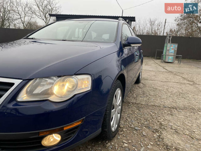 Синий Фольксваген Пассат, объемом двигателя 1.4 л и пробегом 141 тыс. км за 7150 $, фото 2 на Automoto.ua