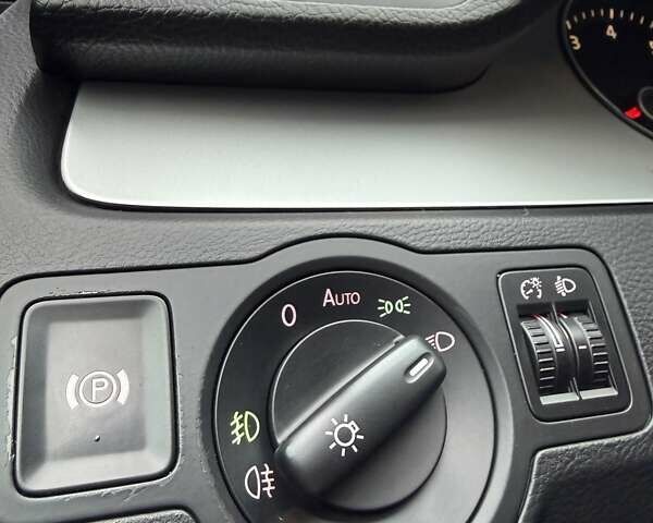 Синий Фольксваген Пассат, объемом двигателя 1.4 л и пробегом 247 тыс. км за 7800 $, фото 15 на Automoto.ua