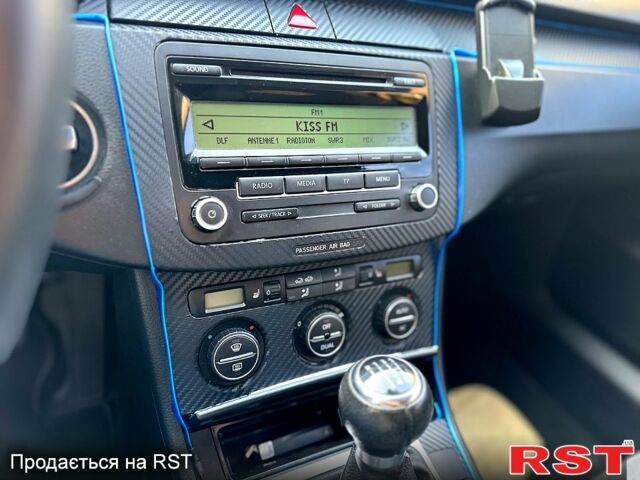 Синий Фольксваген Пассат, объемом двигателя 1.4 л и пробегом 219 тыс. км за 7000 $, фото 7 на Automoto.ua