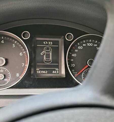 Синий Фольксваген Пассат, объемом двигателя 1.39 л и пробегом 187 тыс. км за 7500 $, фото 12 на Automoto.ua