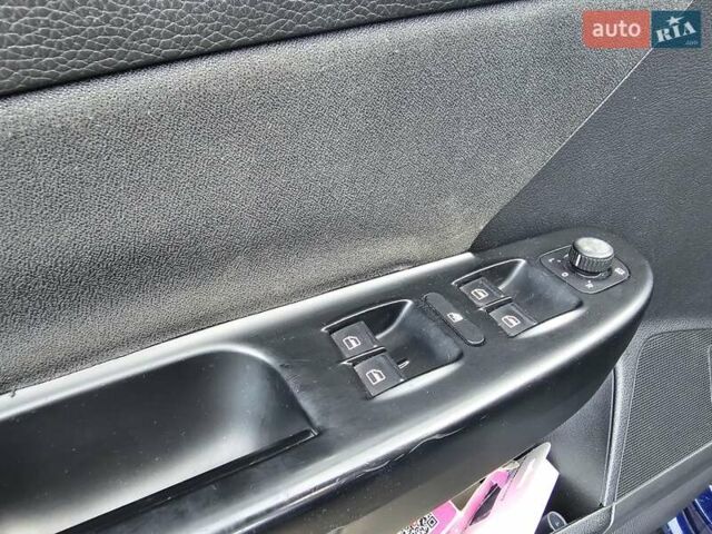 Синій Фольксваген Пассат, об'ємом двигуна 1.97 л та пробігом 320 тис. км за 6999 $, фото 91 на Automoto.ua