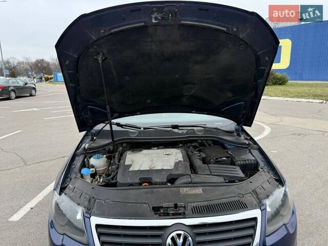 Синий Фольксваген Пассат, объемом двигателя 2 л и пробегом 328 тыс. км за 7200 $, фото 13 на Automoto.ua