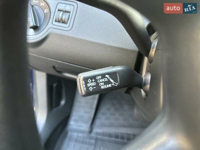 Синий Фольксваген Пассат, объемом двигателя 2 л и пробегом 260 тыс. км за 6990 $, фото 15 на Automoto.ua