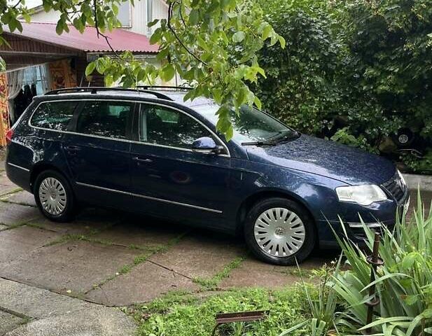 Синий Фольксваген Пассат, объемом двигателя 2 л и пробегом 310 тыс. км за 7200 $, фото 7 на Automoto.ua