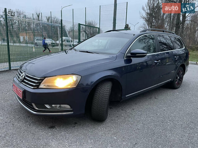 Синій Фольксваген Пассат, об'ємом двигуна 2 л та пробігом 270 тис. км за 9599 $, фото 1 на Automoto.ua