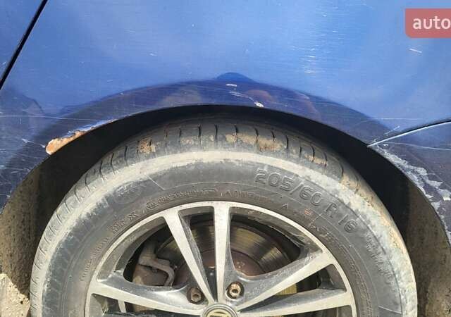 Синій Фольксваген Пассат, об'ємом двигуна 2 л та пробігом 557 тис. км за 5900 $, фото 4 на Automoto.ua