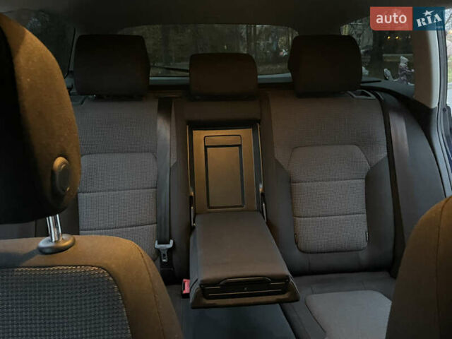 Синій Фольксваген Пассат, об'ємом двигуна 2 л та пробігом 270 тис. км за 9599 $, фото 17 на Automoto.ua