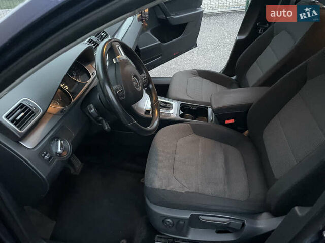 Синій Фольксваген Пассат, об'ємом двигуна 2 л та пробігом 270 тис. км за 9599 $, фото 19 на Automoto.ua