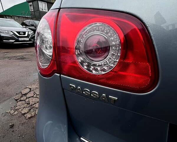 Синий Фольксваген Пассат, объемом двигателя 2 л и пробегом 283 тыс. км за 6700 $, фото 5 на Automoto.ua