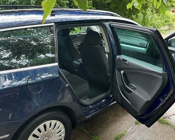 Синий Фольксваген Пассат, объемом двигателя 2 л и пробегом 310 тыс. км за 7200 $, фото 3 на Automoto.ua