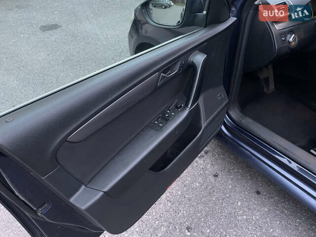 Синій Фольксваген Пассат, об'ємом двигуна 2 л та пробігом 270 тис. км за 9599 $, фото 15 на Automoto.ua