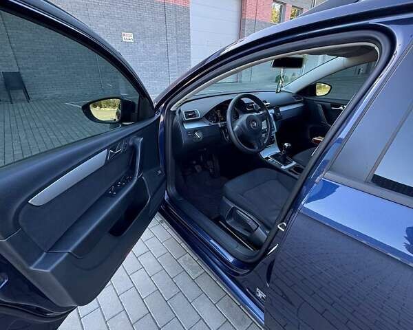 Синий Фольксваген Пассат, объемом двигателя 1.39 л и пробегом 224 тыс. км за 8700 $, фото 8 на Automoto.ua