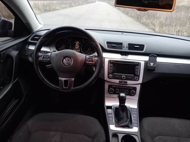 Синий Фольксваген Пассат, объемом двигателя 2 л и пробегом 292 тыс. км за 6900 $, фото 13 на Automoto.ua