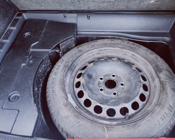 Фольксваген Пассат 2010 в Сумах на Automoto.ua Синий Фольксваген Пассат, объемом двигателя 1.97 л и пробегом 275 тыс. км за 7950 $, фото 11 на Automoto.ua